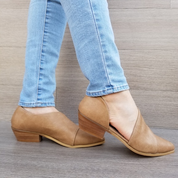 Tan Opened Side Pointy Toe Low Cut  Booties - Picture 7 of 8